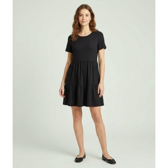 Nicole Miller New York Dresses & Skirts - Nicole Miller Dress XS Black Short Sleeve Mini Dress